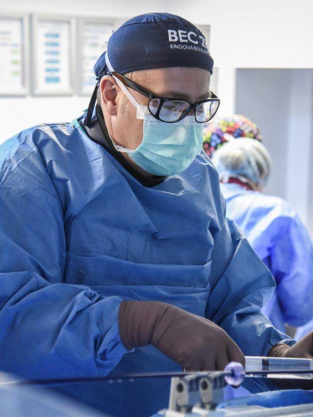 Concentrare în sala de operație